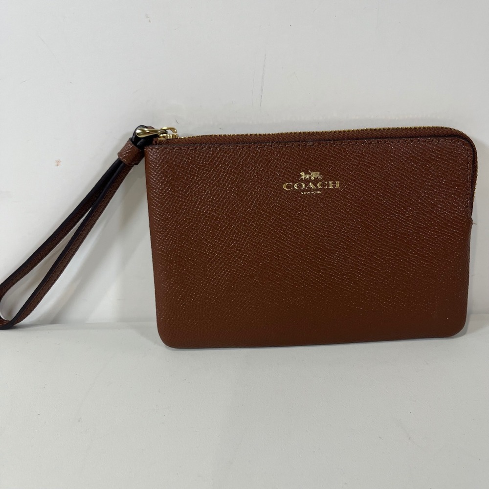 Coach Wristlet Women Brown Pebbled Leather Gold Logo Minimalist Classic Wallet